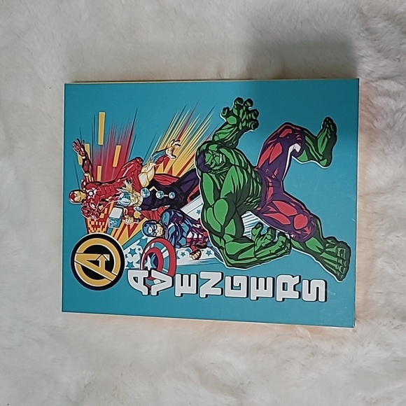 MARVEL Avengers Wood Frame - Picture 1 of 7